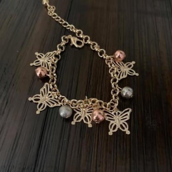 Jewelry - Picture 1 of 6